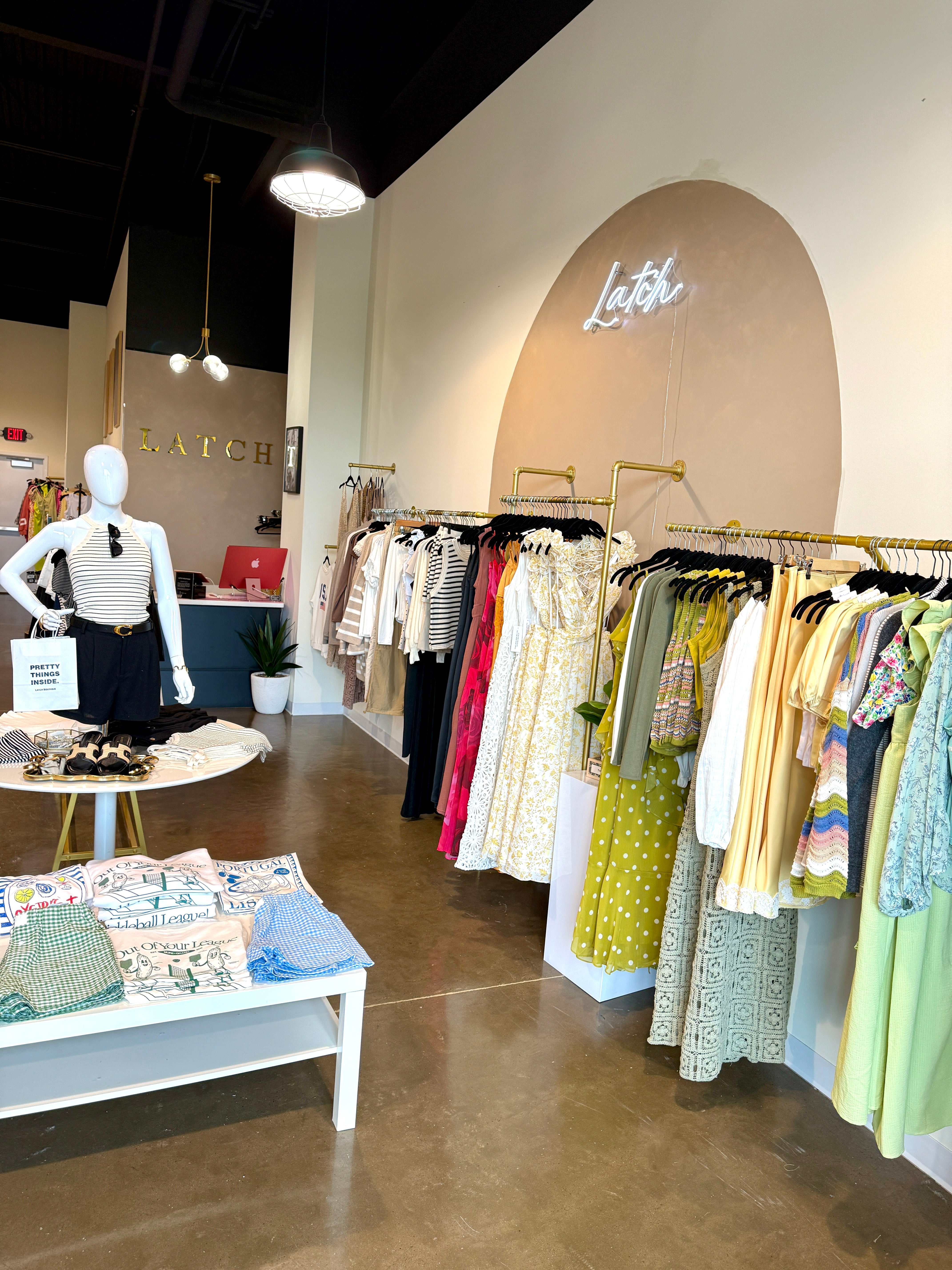 Affordable Chic: Top Fashion Trends Every Stylish Woman Needs in Her Closet This Season