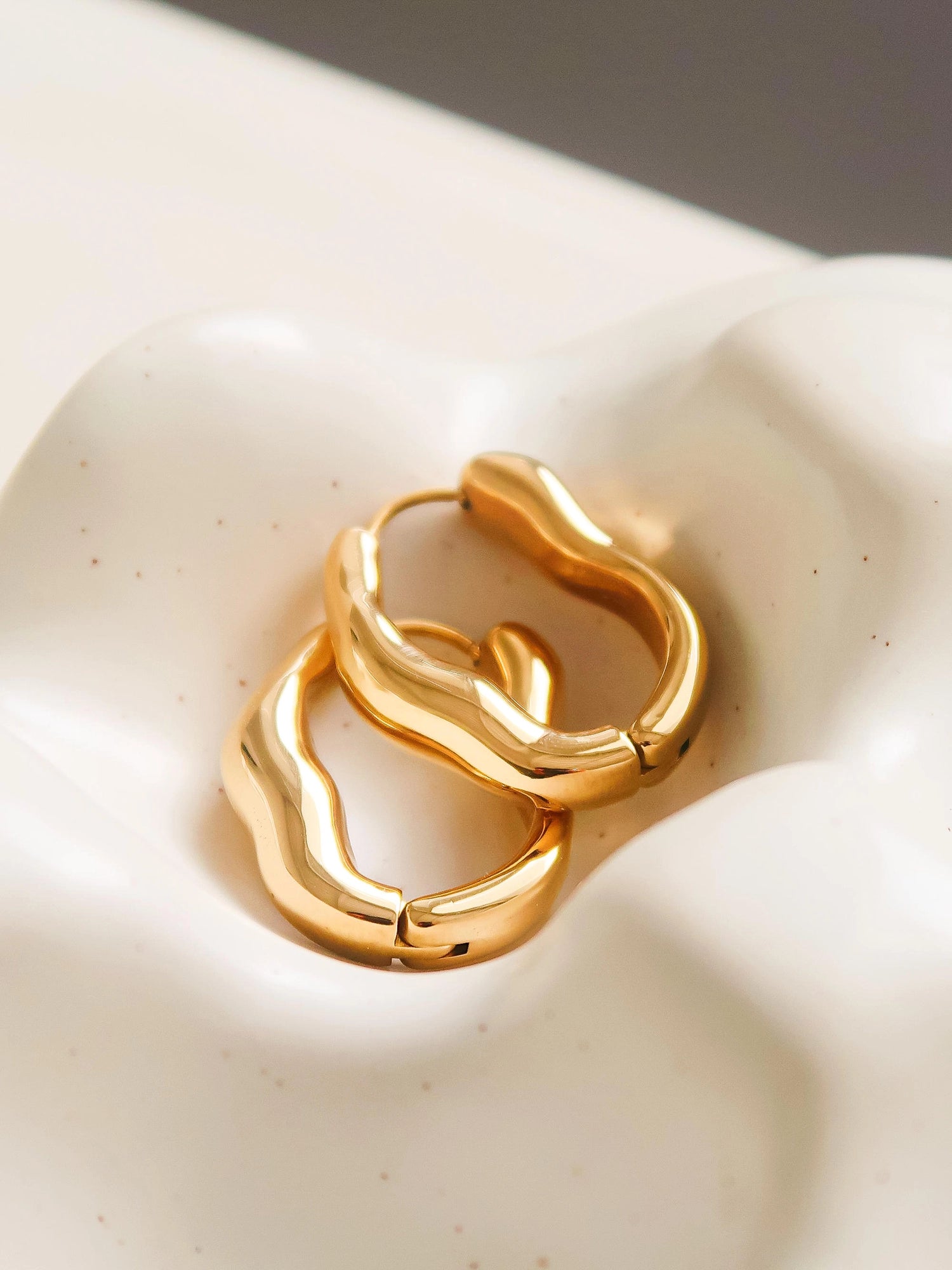 18K Gold Plated Wavy Oval Hoops