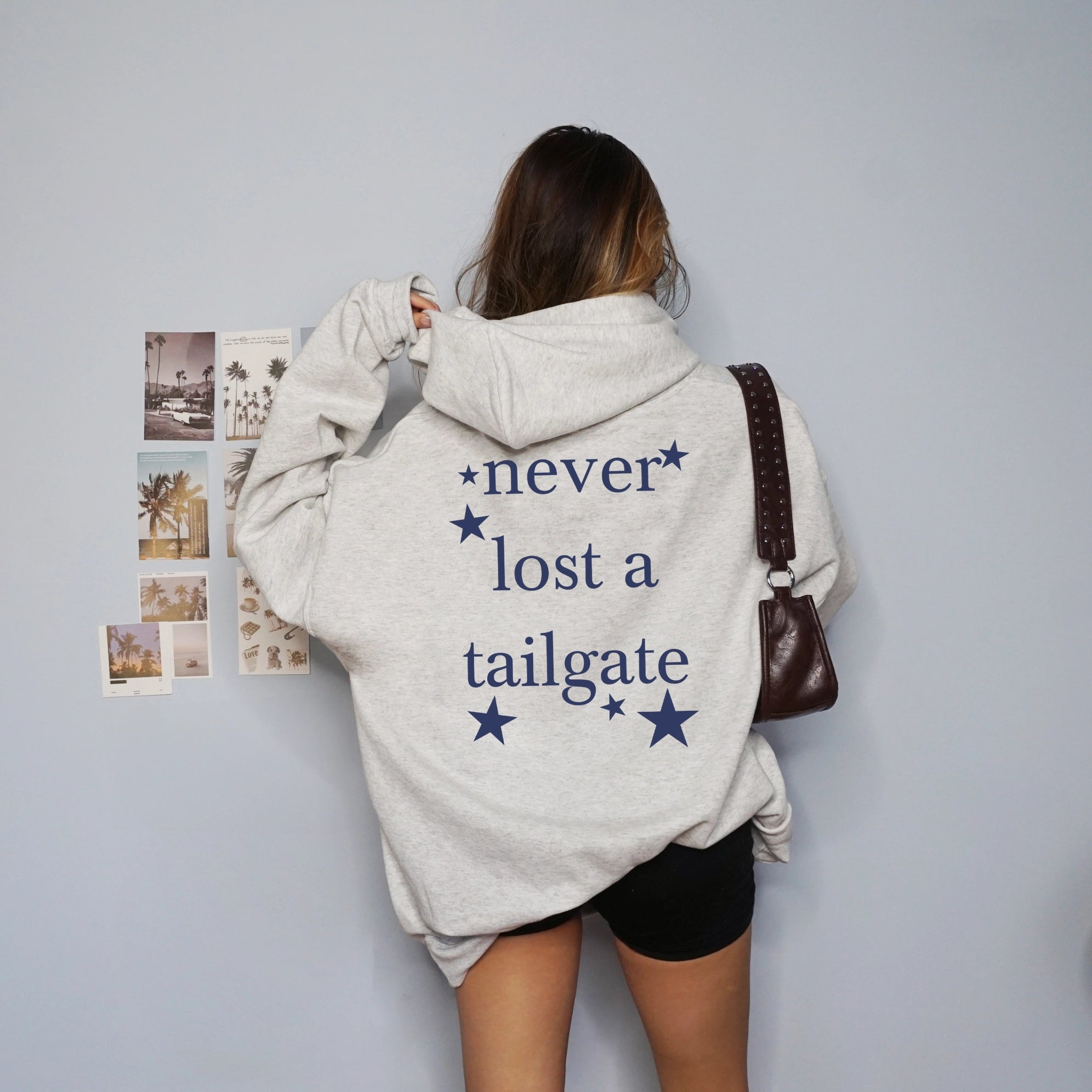 Never Lost A Tailgate - Graphic Hooded Sweatshirt