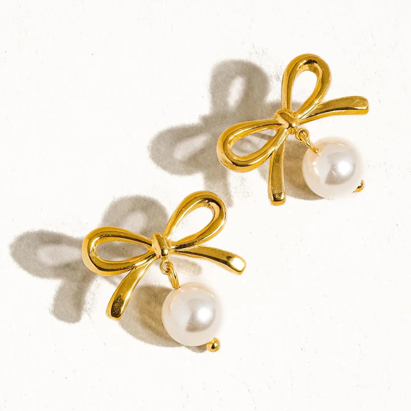 Lila Bow Pearl Earrings