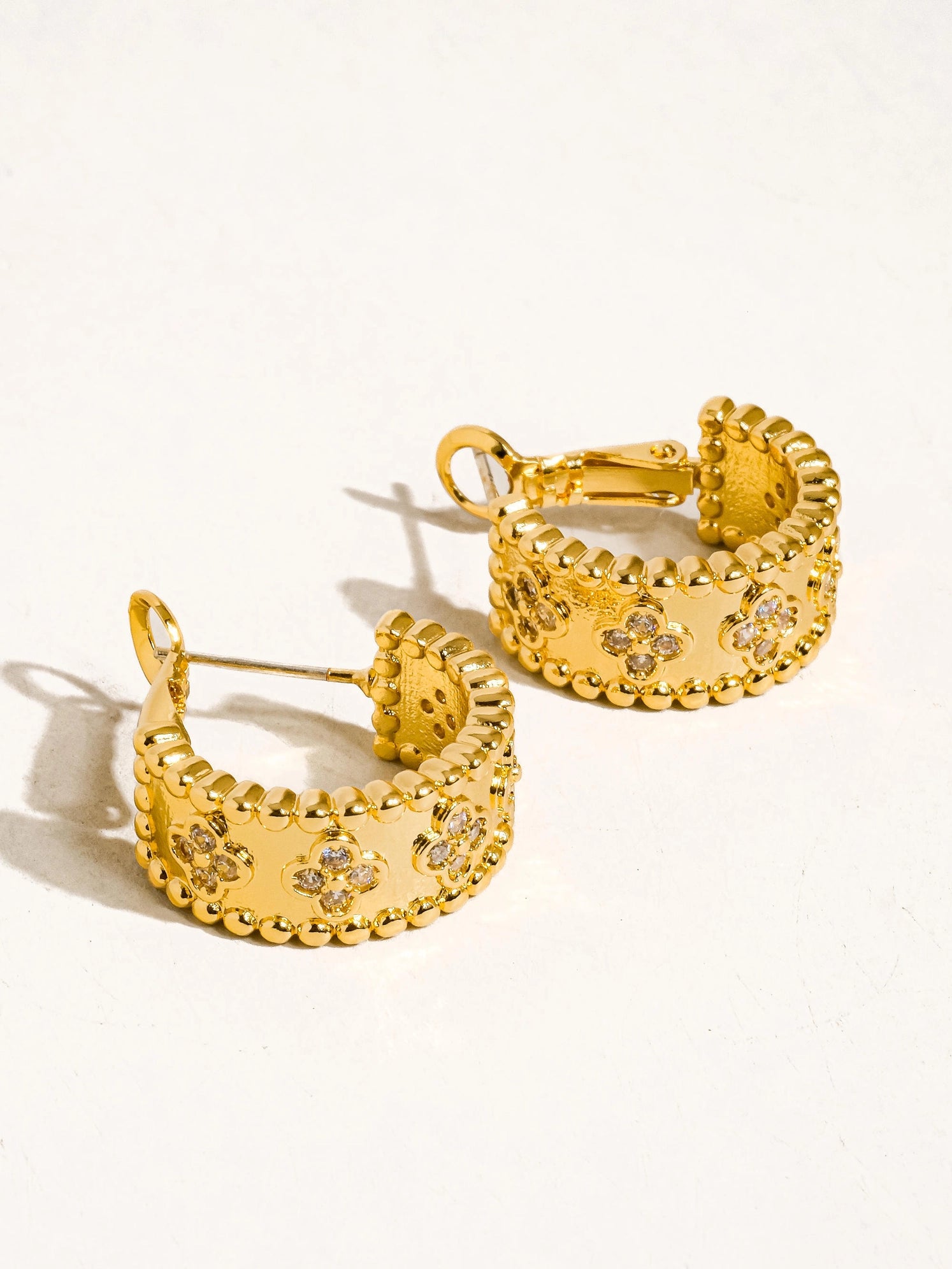 18K Gold Vintage Floral Hoop Earrings