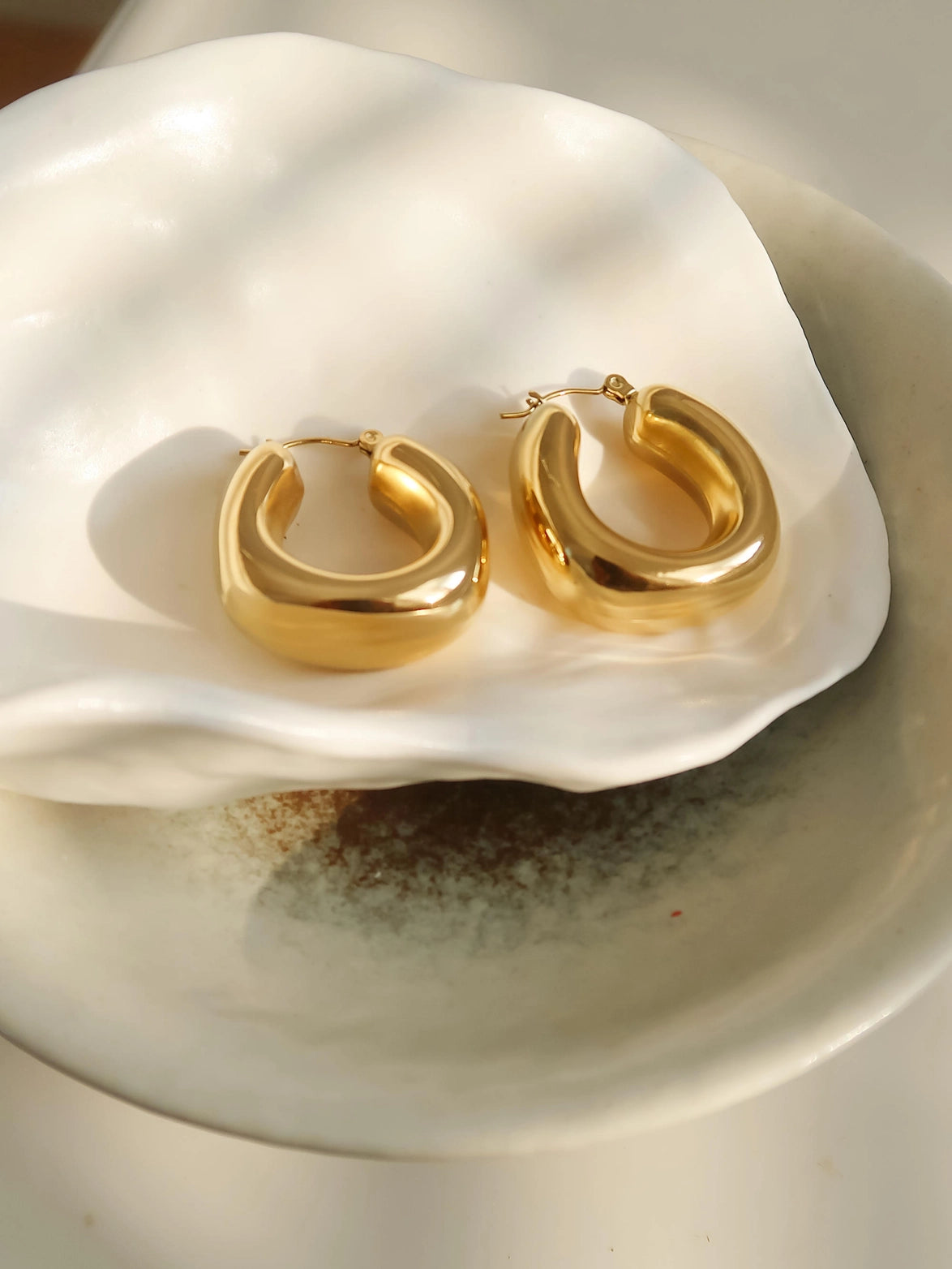 Isla Classic U Hoop Earrings