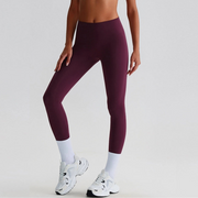 Elevate Leggings in Plum