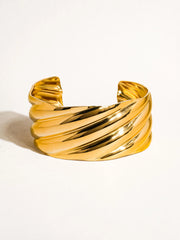 Aria Wavy Bold Bangle