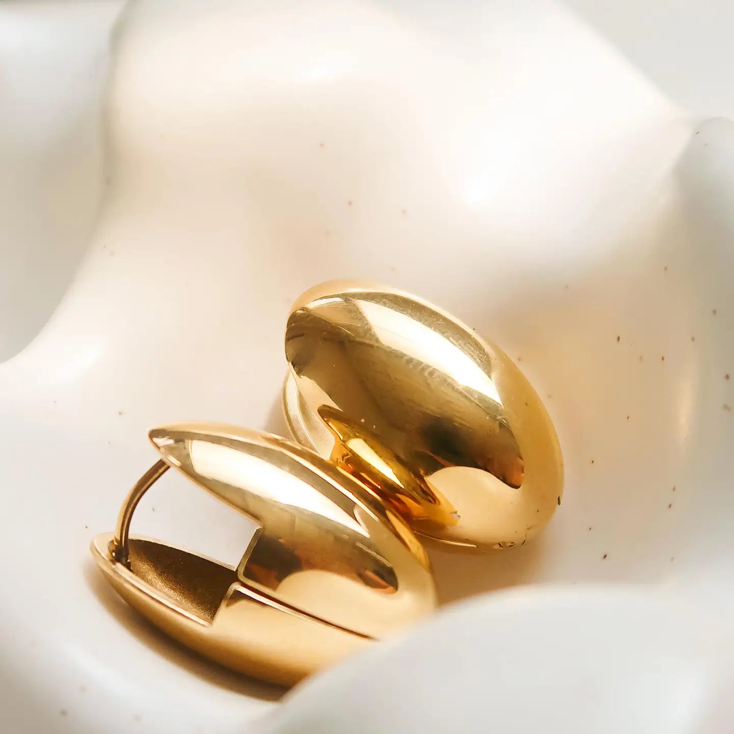 Ava Oval Droplet Earrings